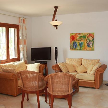 Chrisuli - Well Furnished Villa With Panoramic Views In Морайра Номер фото