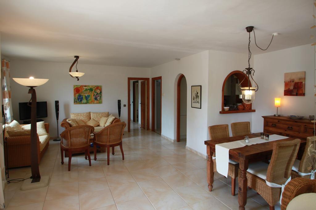 Chrisuli - Well Furnished Villa With Panoramic Views In Морайра Номер фото