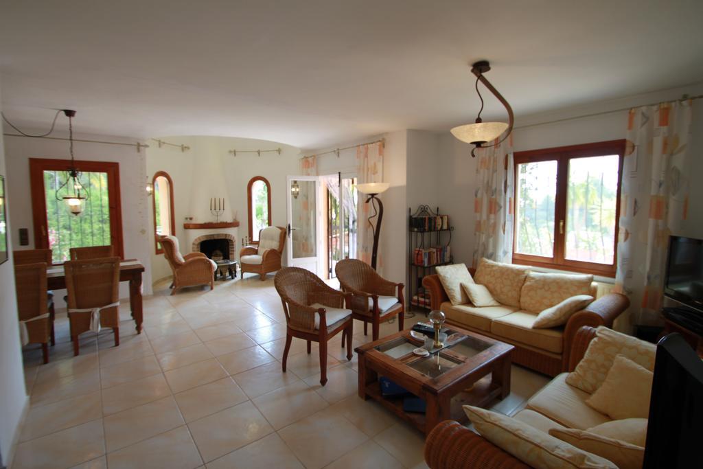 Chrisuli - Well Furnished Villa With Panoramic Views In Морайра Номер фото