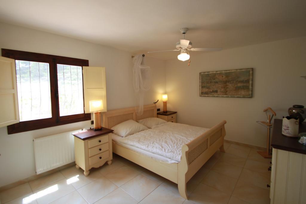 Chrisuli - Well Furnished Villa With Panoramic Views In Морайра Номер фото